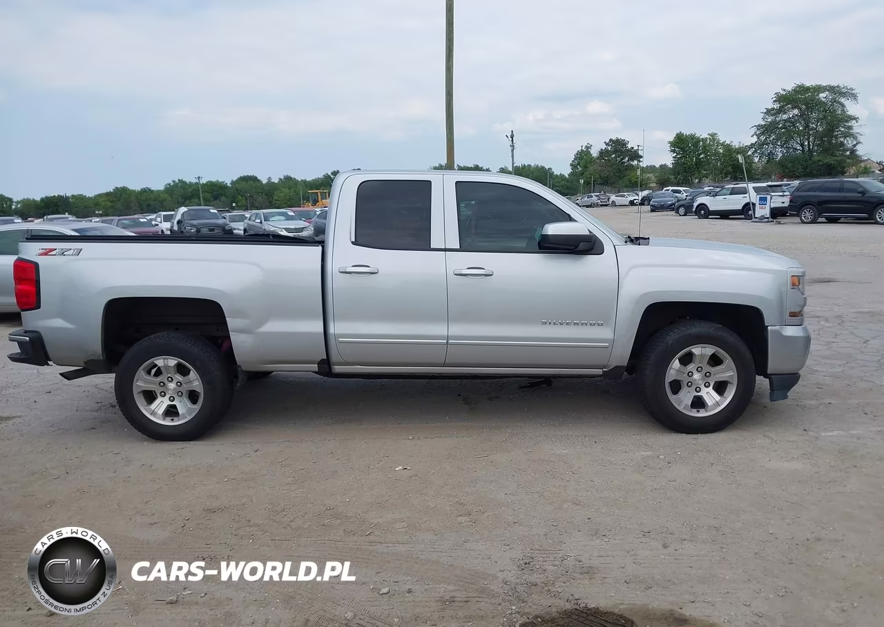 2018 Chevrolet Silverado 1500 2Lt VIN:1GCVKREH7JZ317080 - 13
