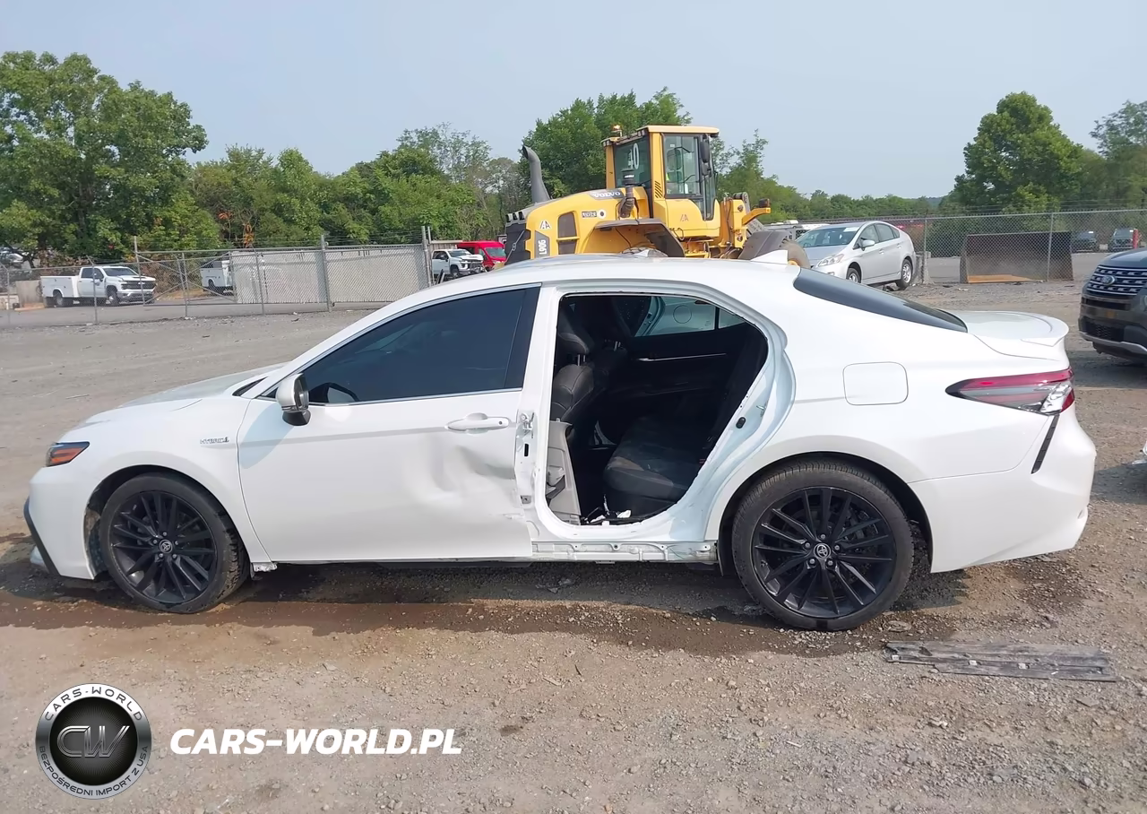 2021 Toyota Camry Xse Hybrid VIN:4T1K31AK0MU558446 - 15