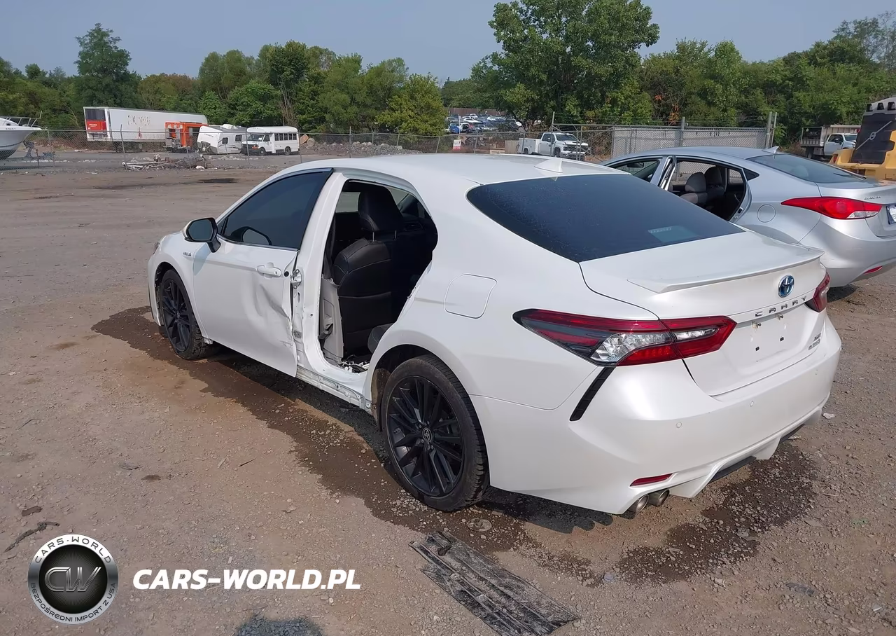 2021 Toyota Camry Xse Hybrid VIN:4T1K31AK0MU558446 - 3