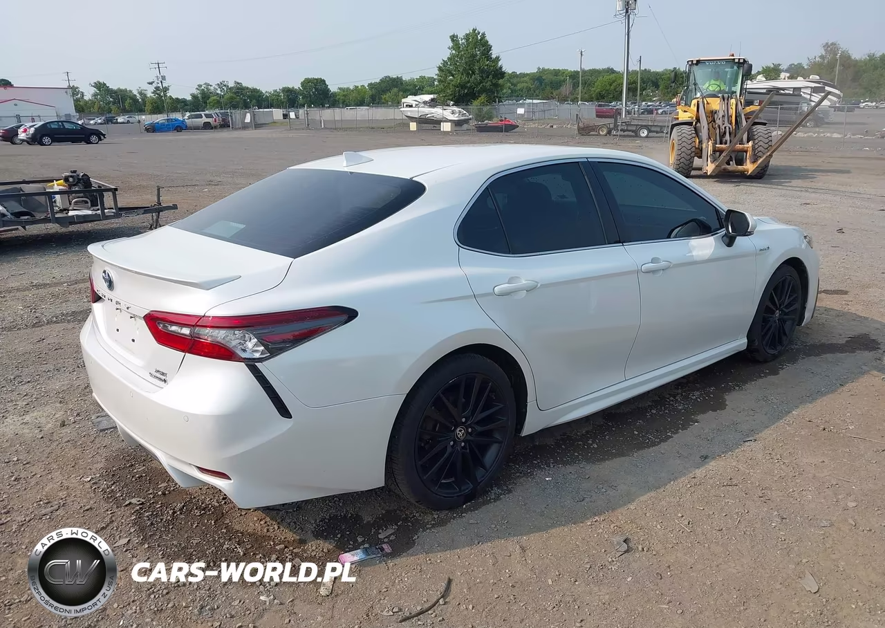 2021 Toyota Camry Xse Hybrid VIN:4T1K31AK0MU558446 - 4