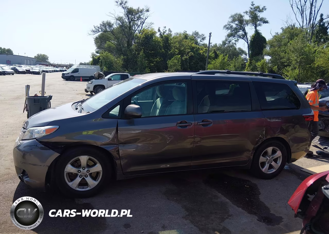 2016 Toyota Sienna Le 8 Passenger VIN:5TDKK3DC1GS732265 - 14