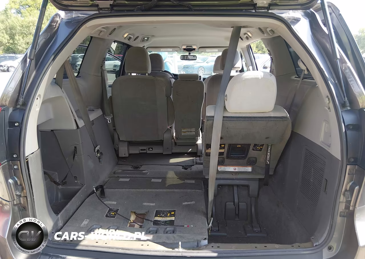 2016 Toyota Sienna Le 8 Passenger VIN:5TDKK3DC1GS732265 - 17