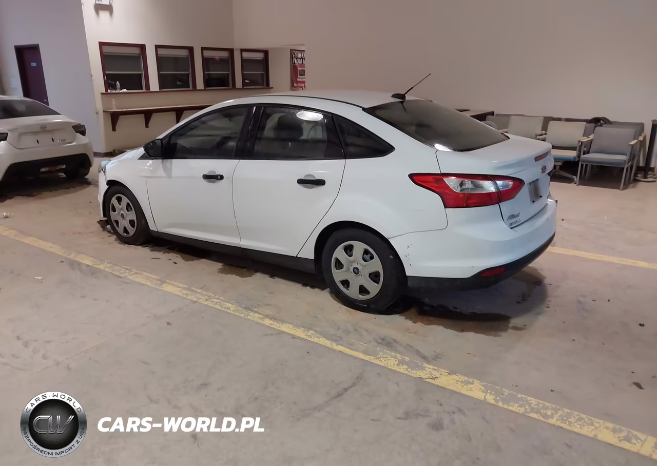 2014 Ford Focus S VIN:1FADP3E20EL323257 - 3