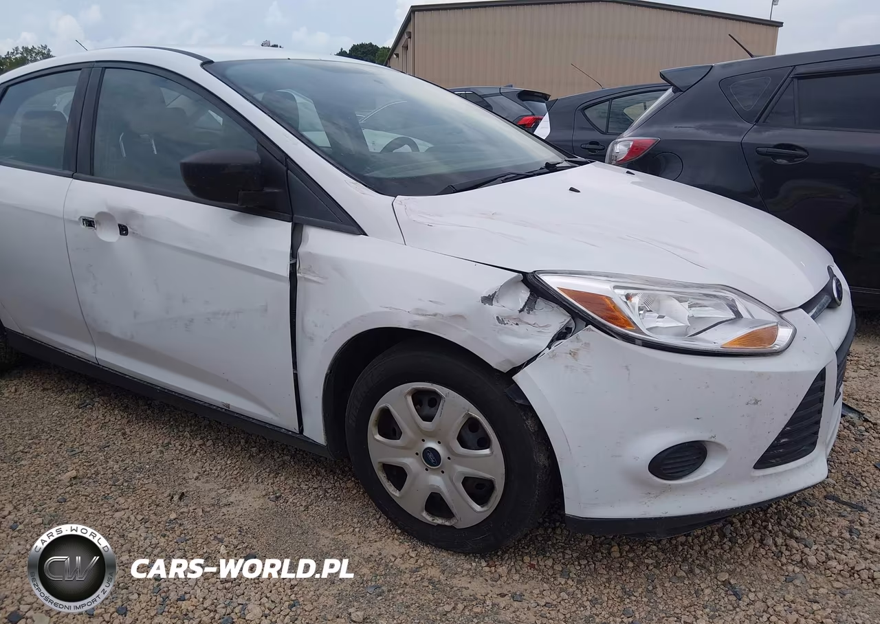 2014 Ford Focus S VIN:1FADP3E20EL323257 - 6