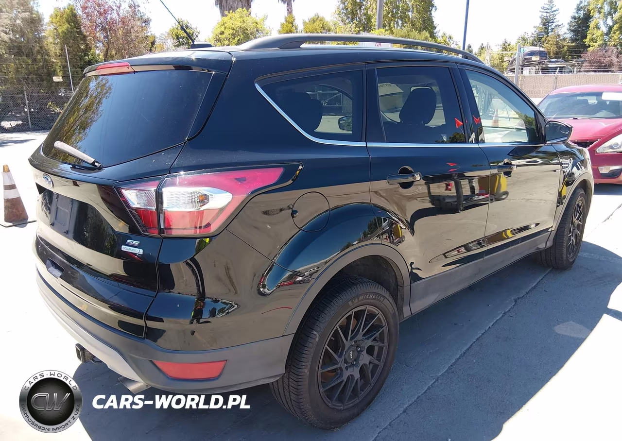 2018 Ford Escape Se VIN:1FMCU0GD4JUD21829 - 4