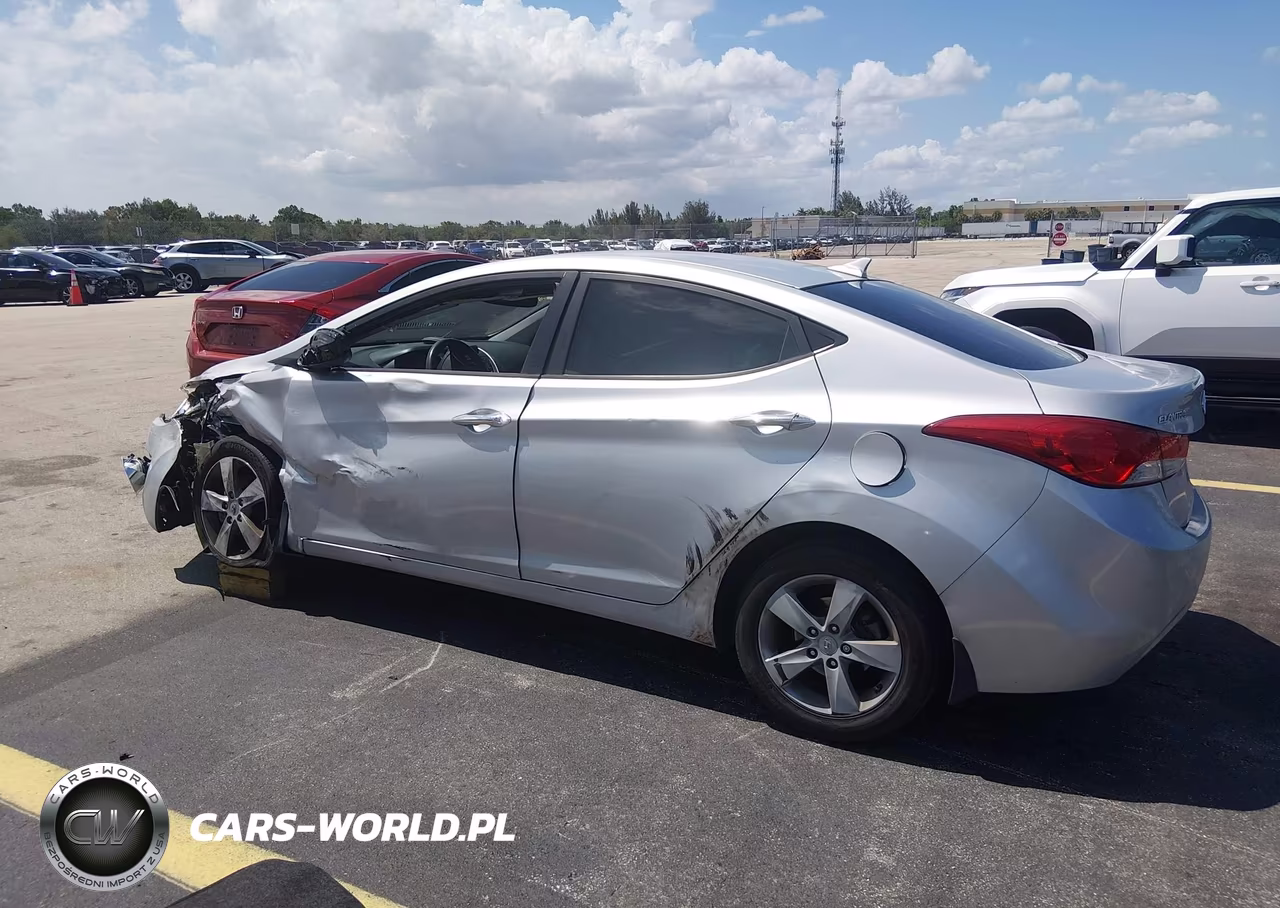 2013 Hyundai Elantra Gls VIN:KMHDH4AE6DU664065 - 3