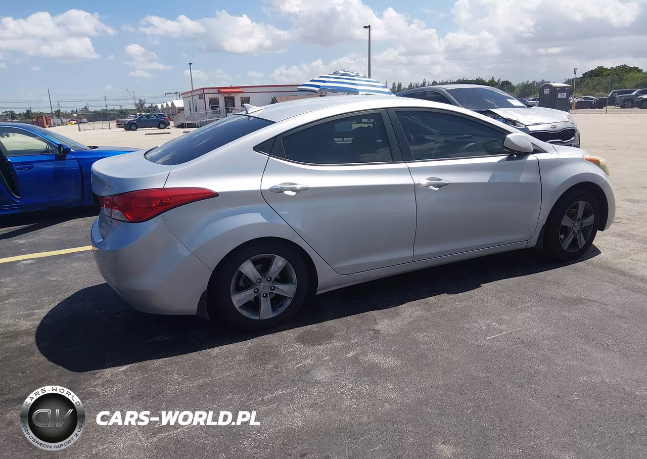 2013 Hyundai Elantra Gls VIN:KMHDH4AE6DU664065 - 4
