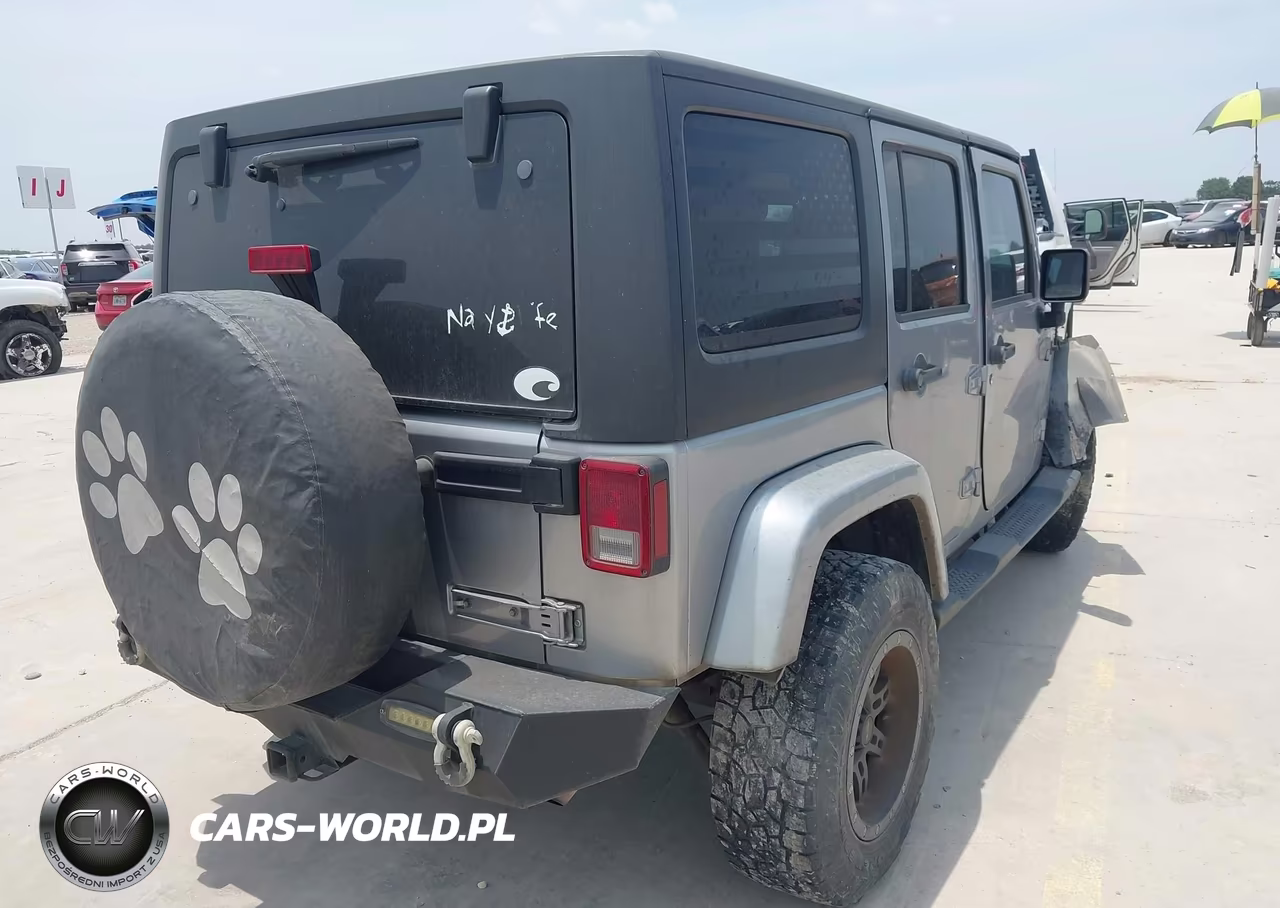 2018 Jeep Wrangler Jk Unlimited Sahara 4X4 VIN:1C4HJWEG6JL918585 - 4