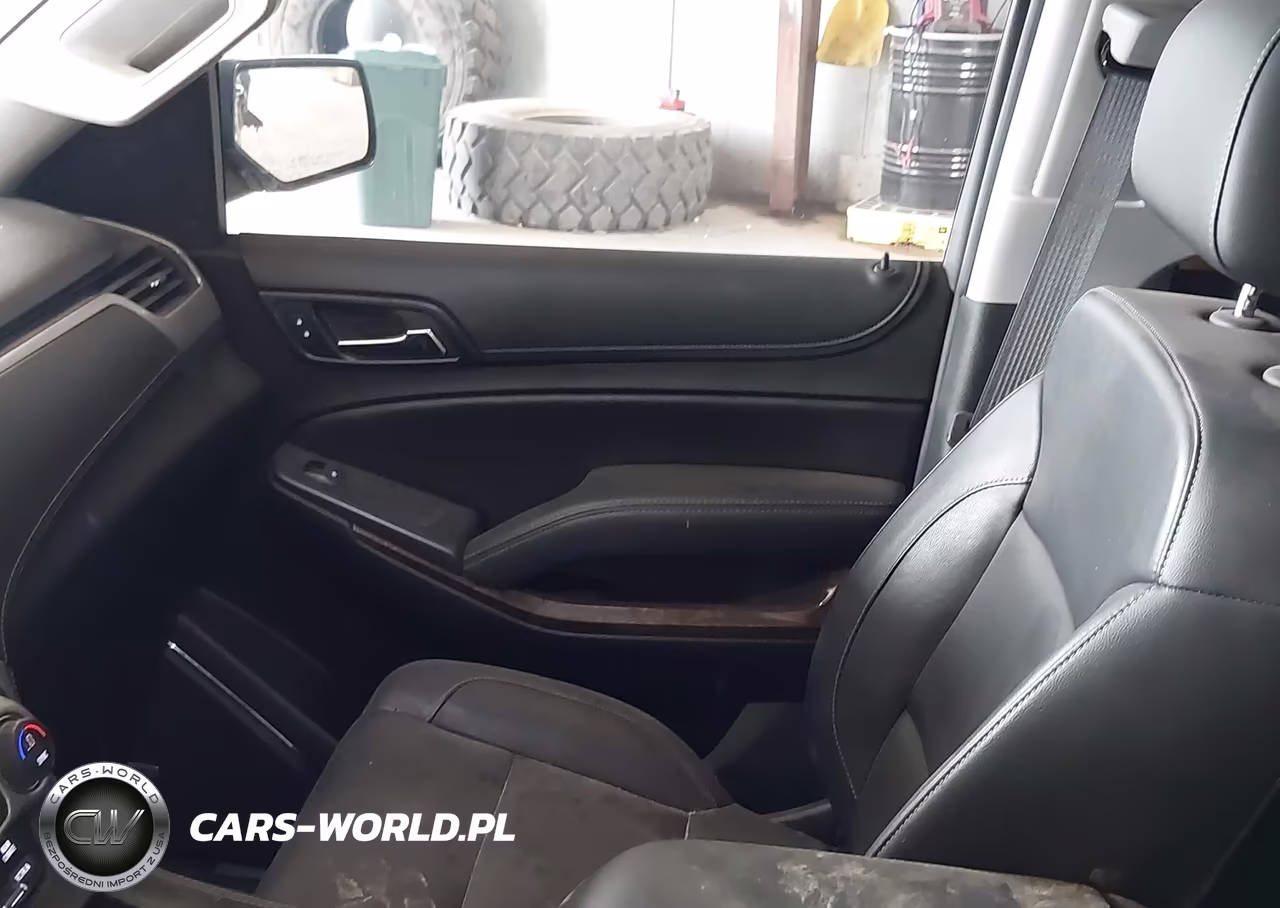 2019 Chevrolet Suburban Lt VIN:1GNSCHKC9KR107415 - 5