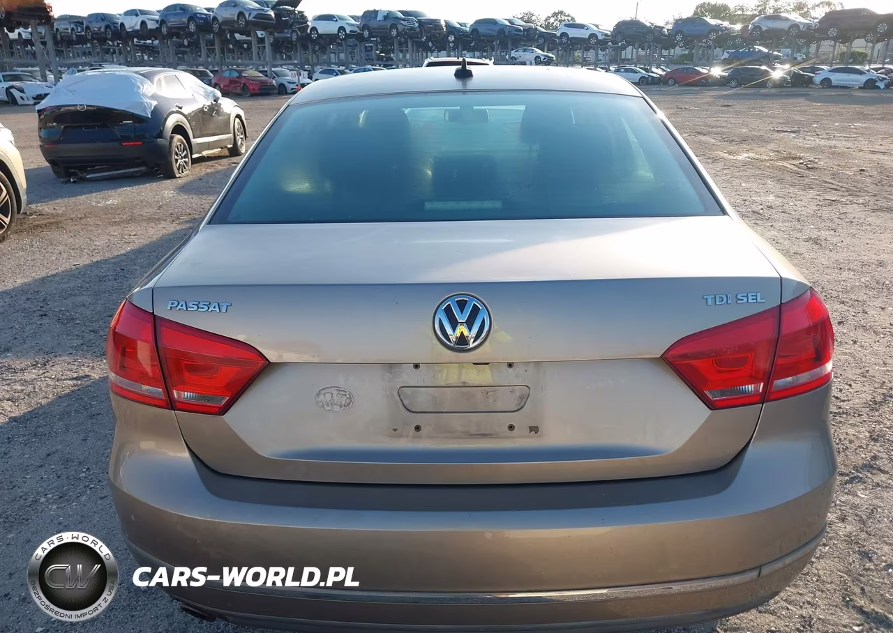 2015 Volkswagen Passat 2.0L Tdi Sel Premium VIN:1VWCV7A36FC007233 - 16