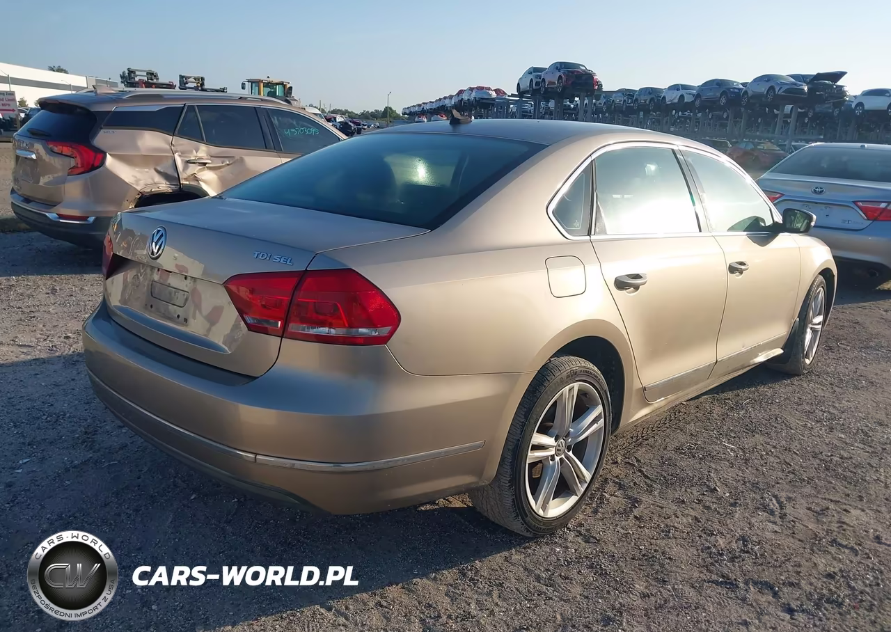 2015 Volkswagen Passat 2.0L Tdi Sel Premium VIN:1VWCV7A36FC007233 - 4