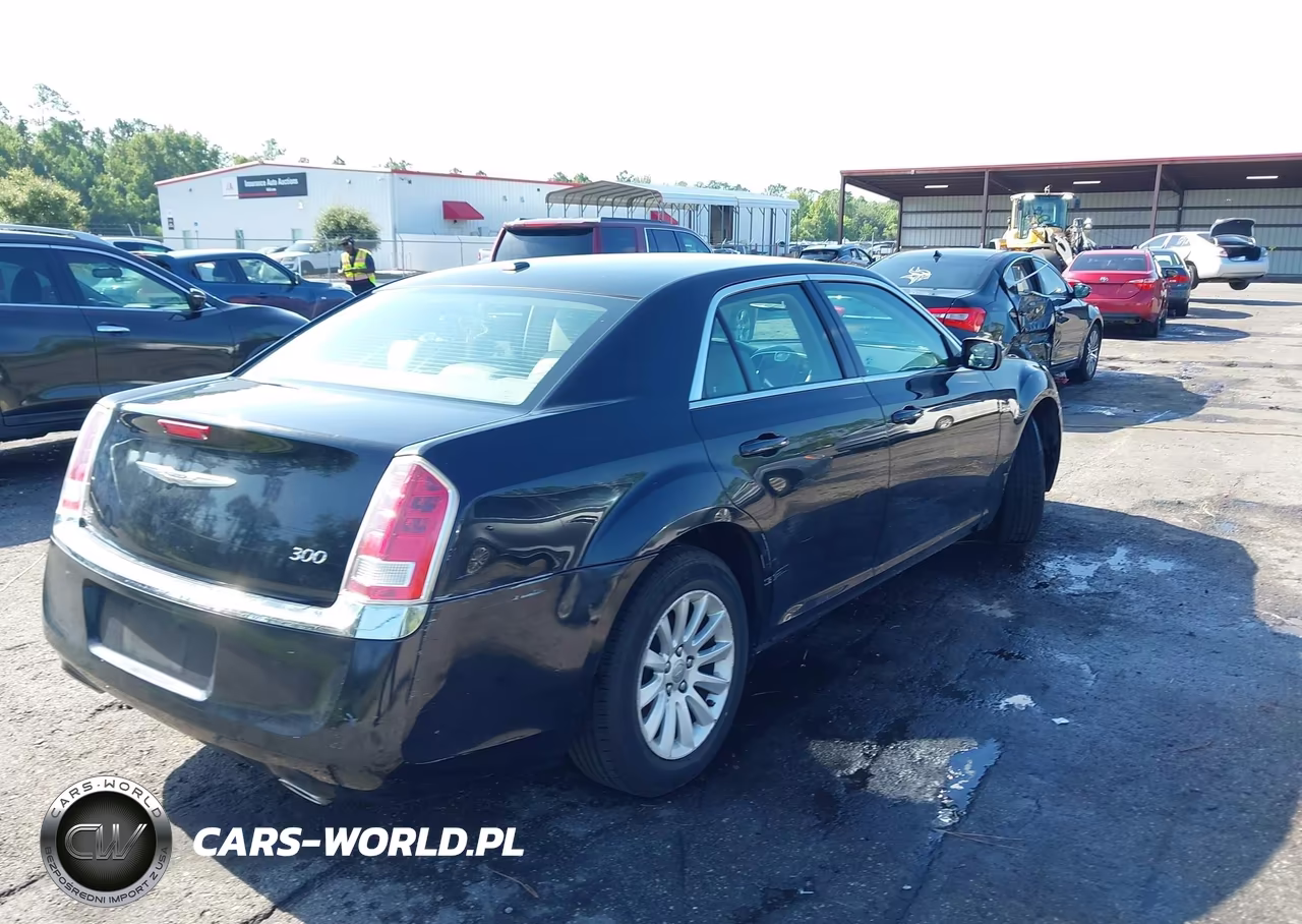 2014 Chrysler 300 VIN:2C3CCAAG6EH118549 - 4