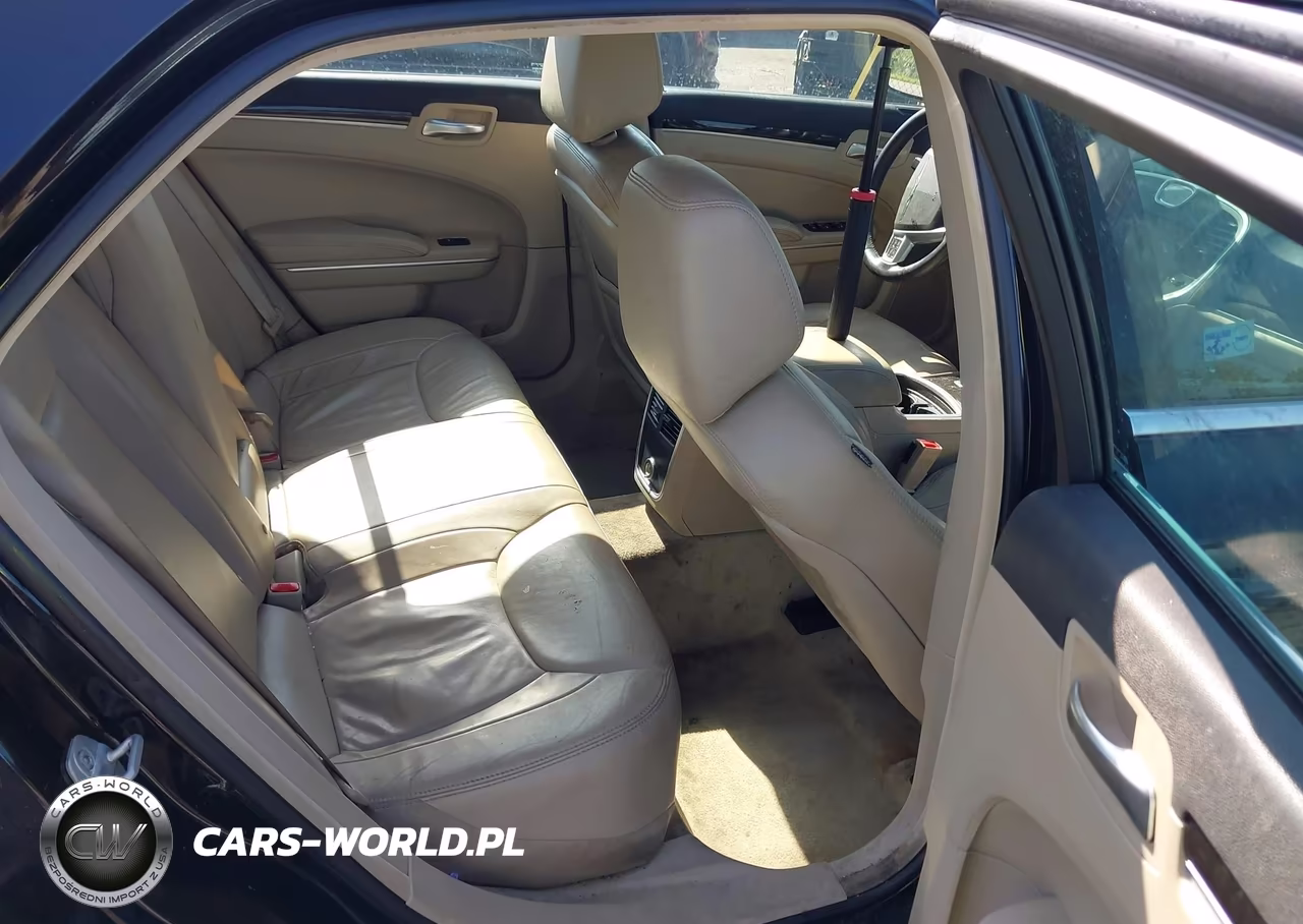 2014 Chrysler 300 VIN:2C3CCAAG6EH118549 - 8