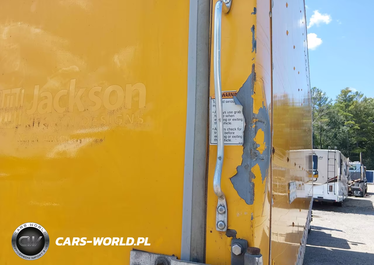 2019 Freightliner M2 106 VIN:1FVACWFC2KHKB7540 - 10