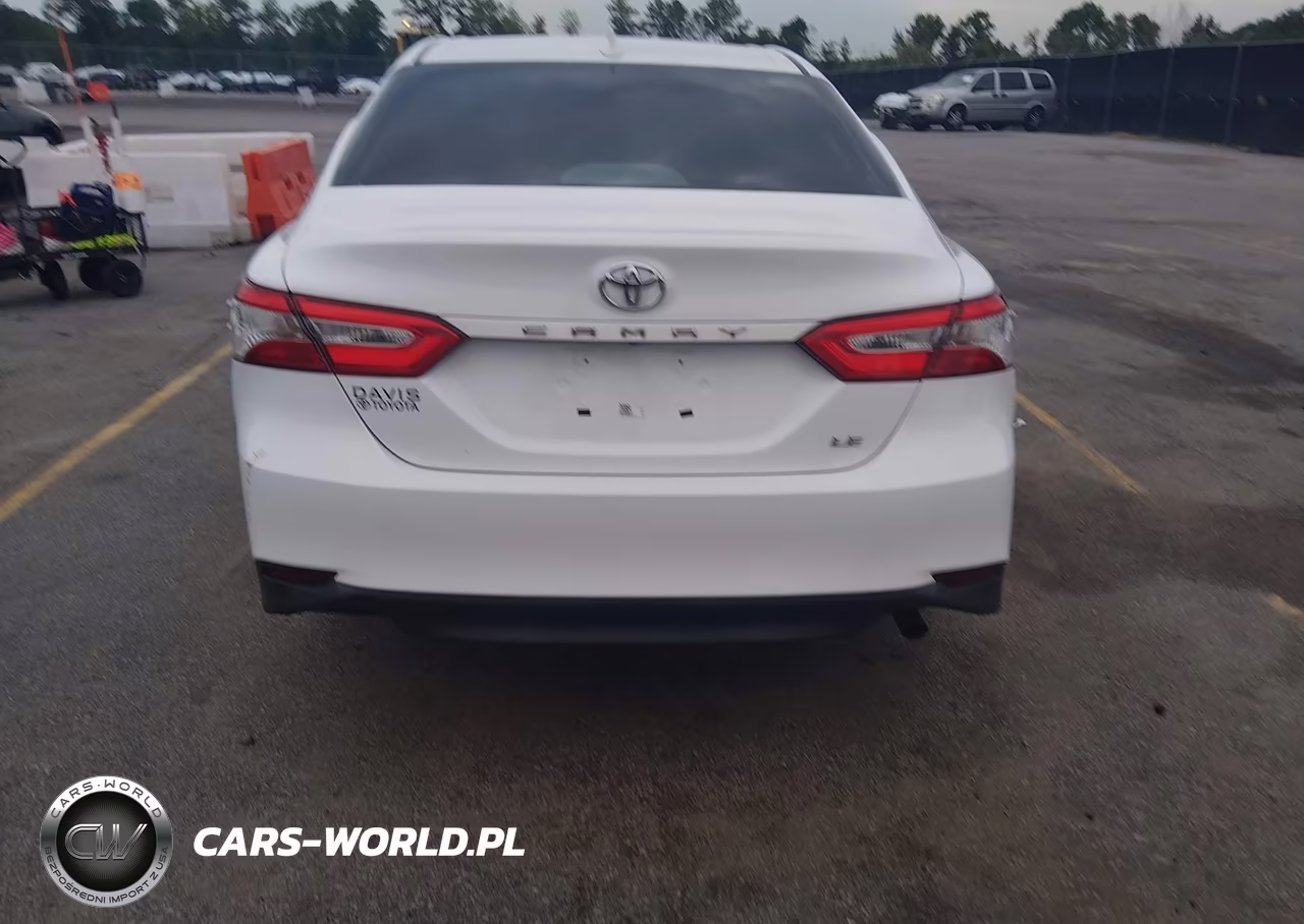 2019 Toyota Camry Le VIN:4T1B11HK8KU782198 - 16
