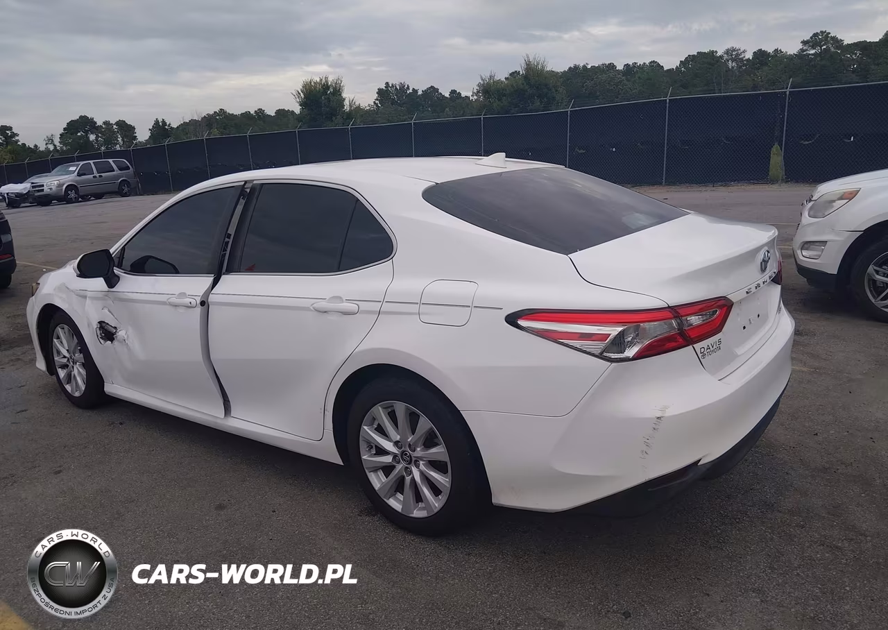 2019 Toyota Camry Le VIN:4T1B11HK8KU782198 - 3