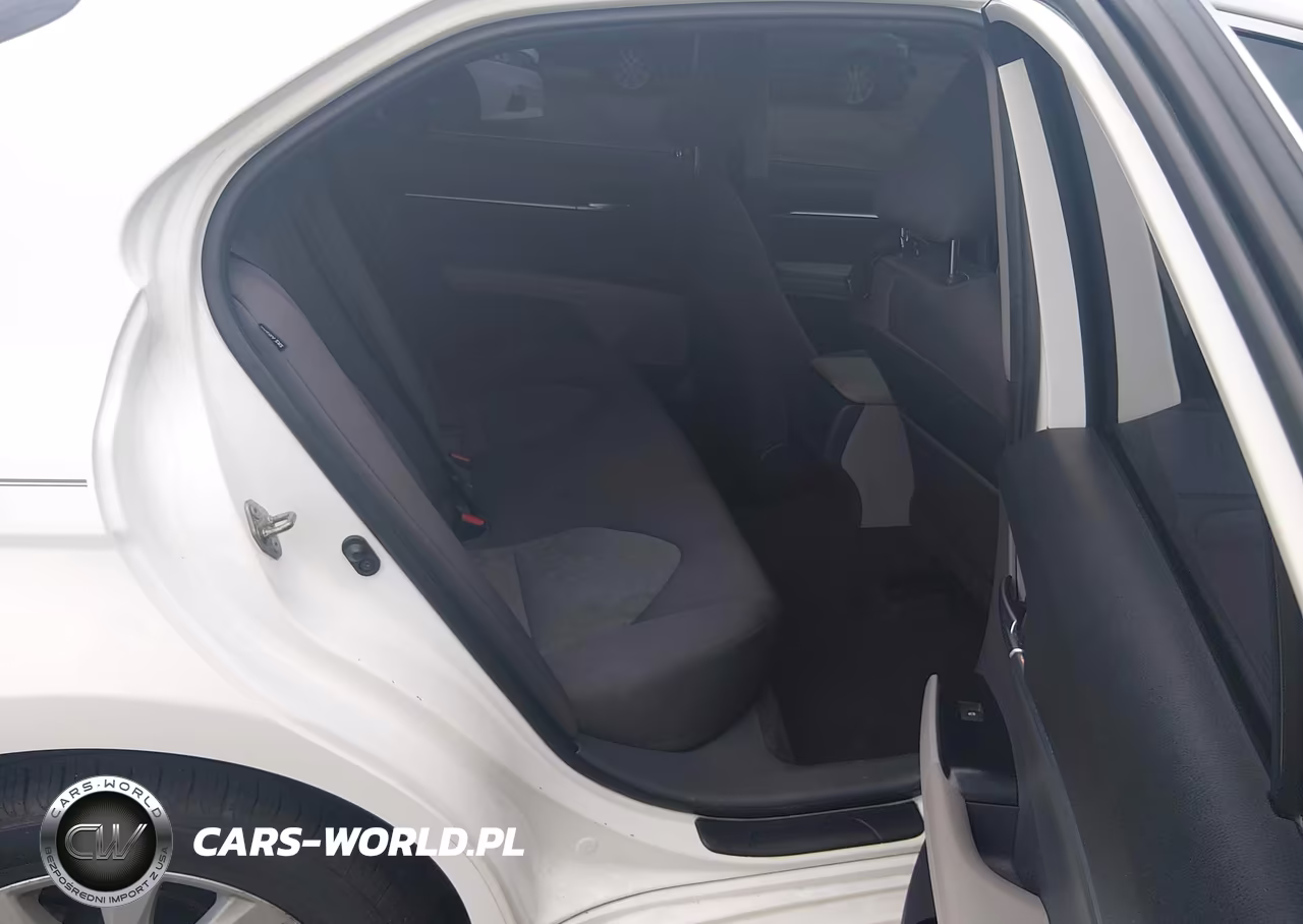 2019 Toyota Camry Le VIN:4T1B11HK8KU782198 - 8