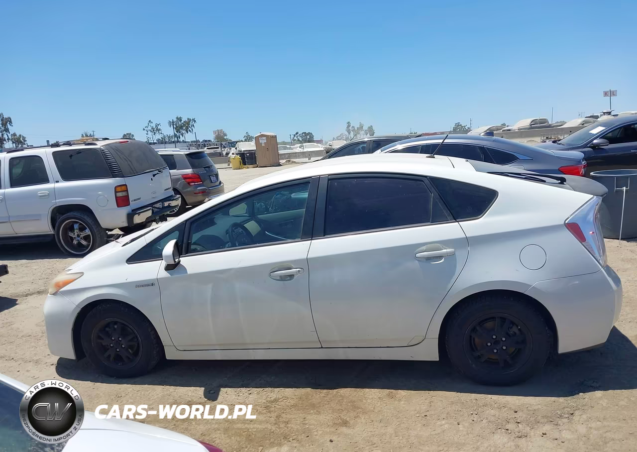 2012 Toyota Prius Two VIN:JTDKN3DU5C1543593 - 14