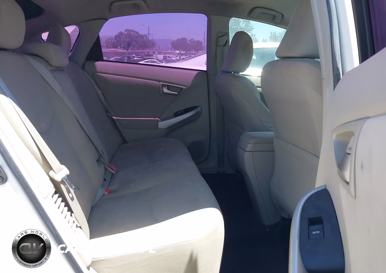 2012 Toyota Prius Two VIN:JTDKN3DU5C1543593 - 8
