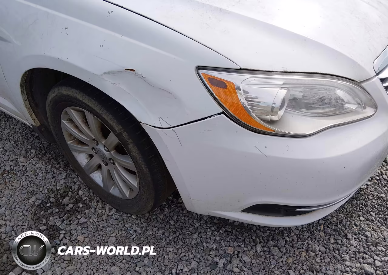 2013 Chrysler 200 Touring VIN:1C3BCBEB9DN526887 - 13