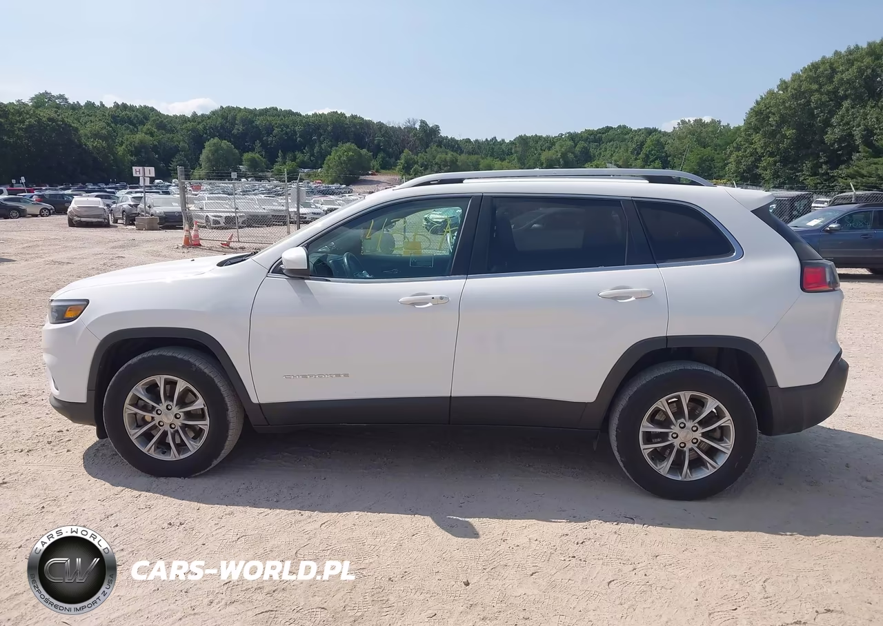 2019 Jeep Cherokee Latitude Plus 4X4 VIN:1C4PJMLB1KD212983 - 15