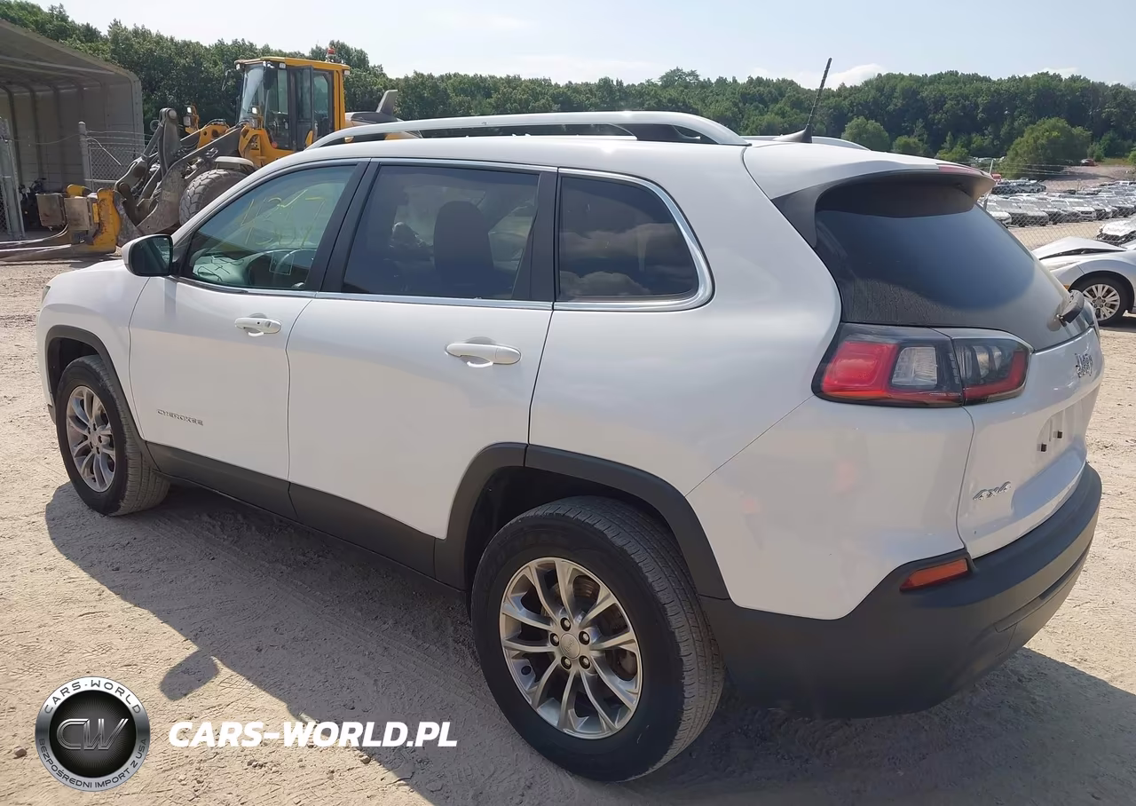 2019 Jeep Cherokee Latitude Plus 4X4 VIN:1C4PJMLB1KD212983 - 3