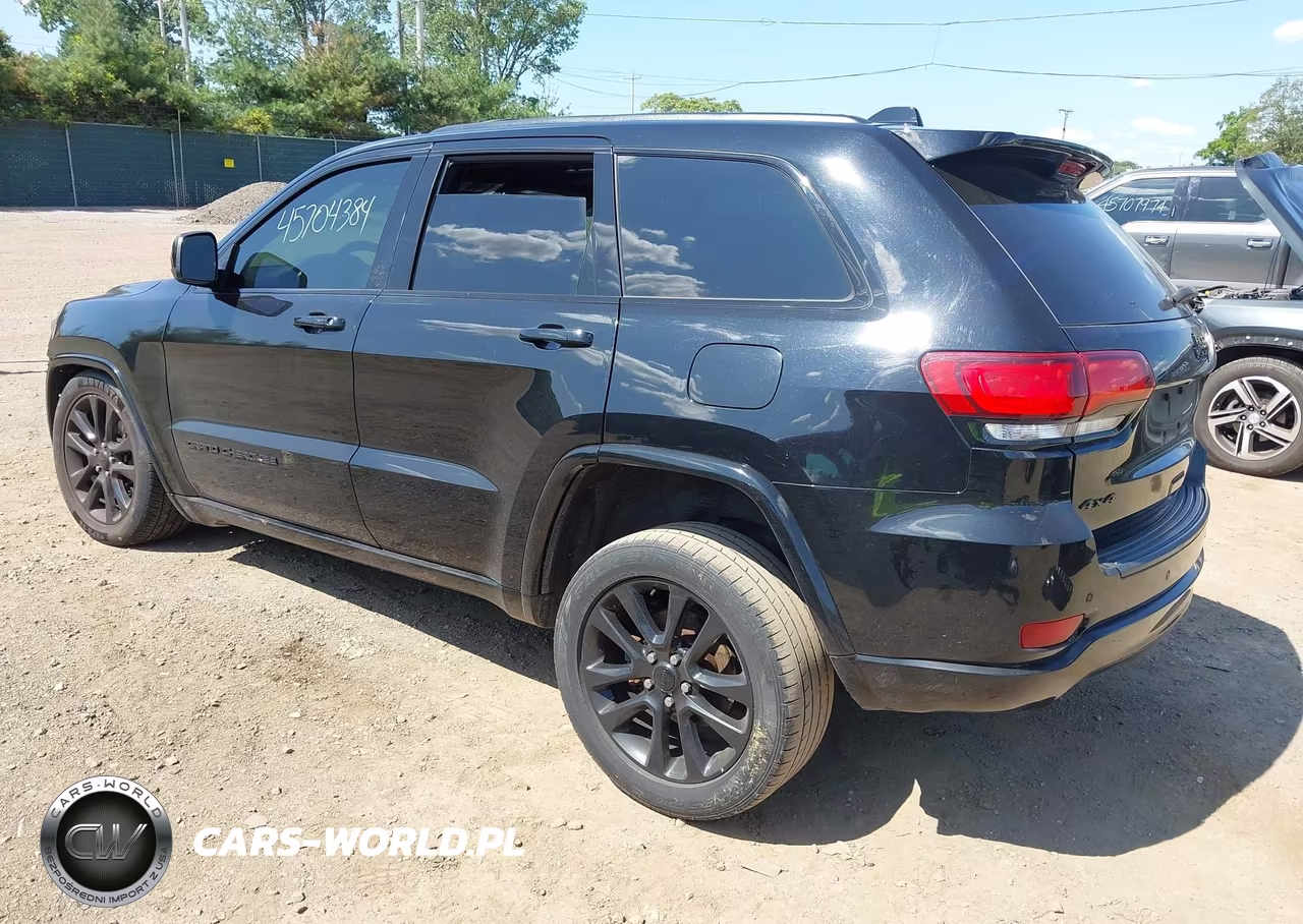 2019 Jeep Grand Cherokee Altitude 4X4 VIN:1C4RJFAG3KC568926 - 3
