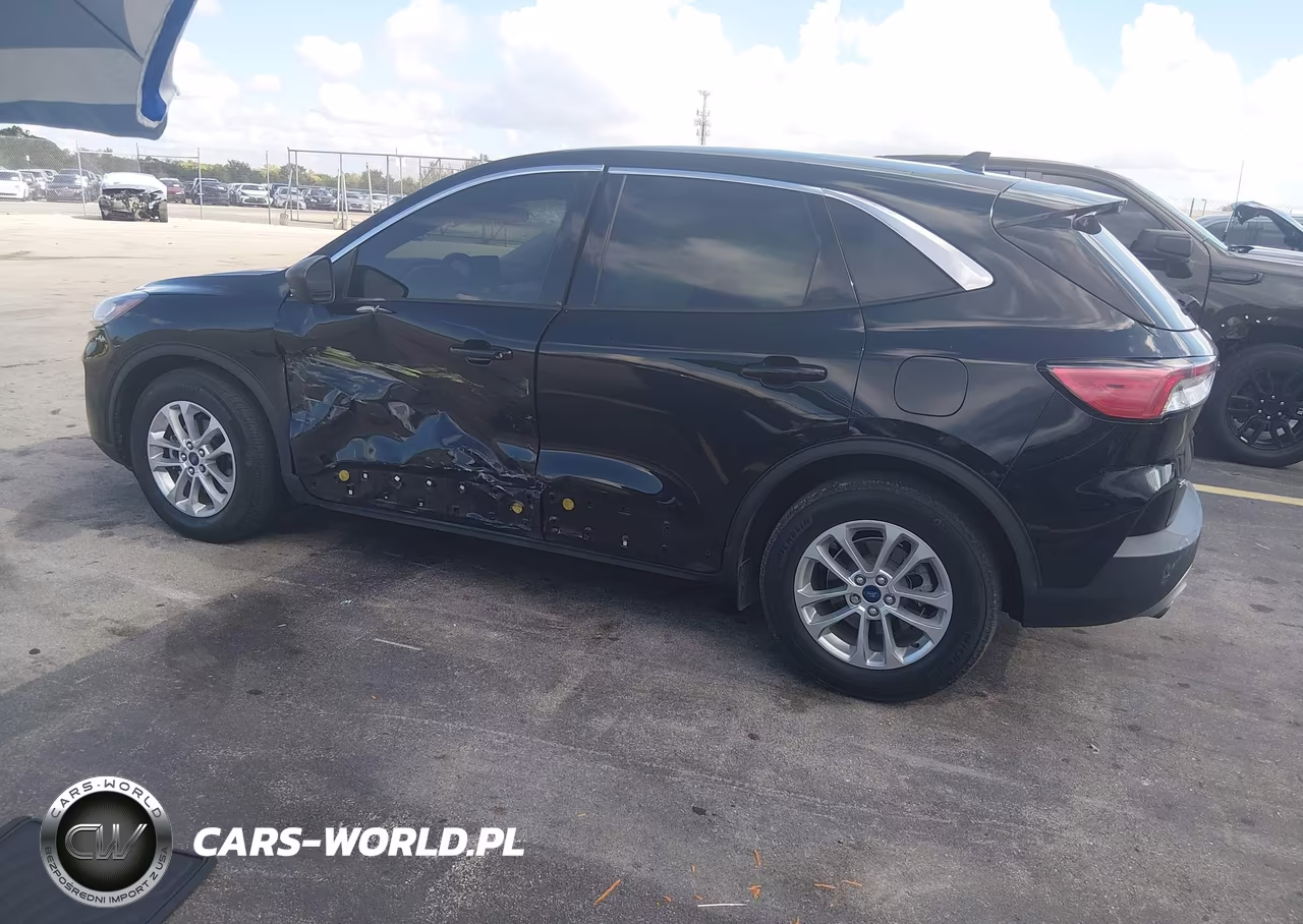 2022 Ford Escape Se VIN:1FMCU0G68NUC00549 - 3