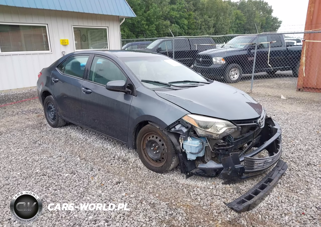 2015 Toyota Corolla Le VIN:5YFBURHE4FP186531 - 1