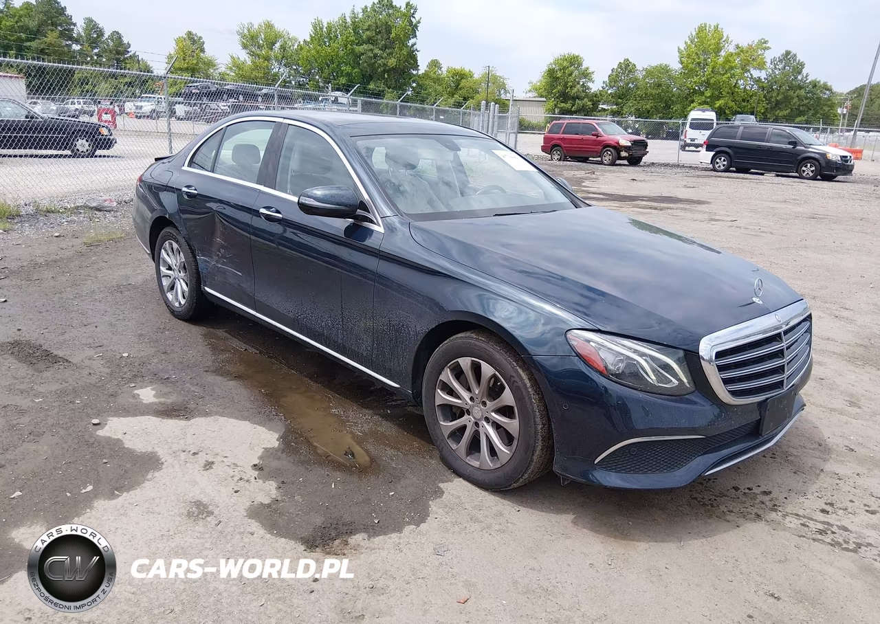 2017 Mercedes-Benz E 300 4Matic – zdjęcie 1 z 16