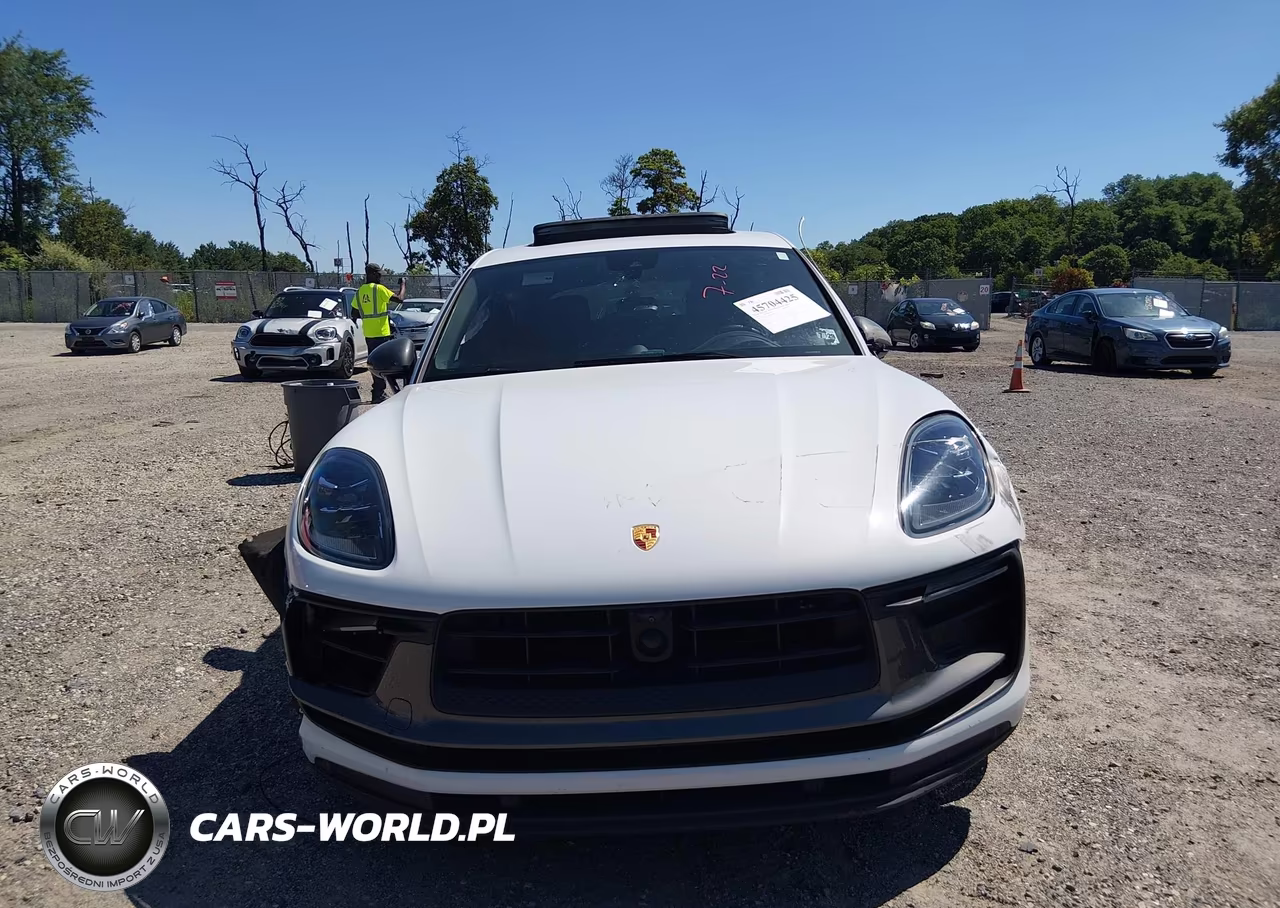 2024 Porsche Macan T VIN:WP1AA2A54RLB08221 - 12