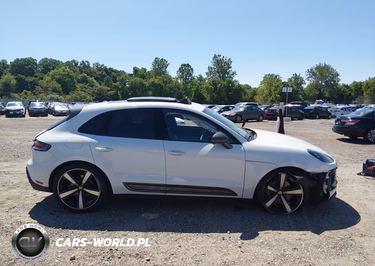2024 Porsche Macan T VIN:WP1AA2A54RLB08221 - 13