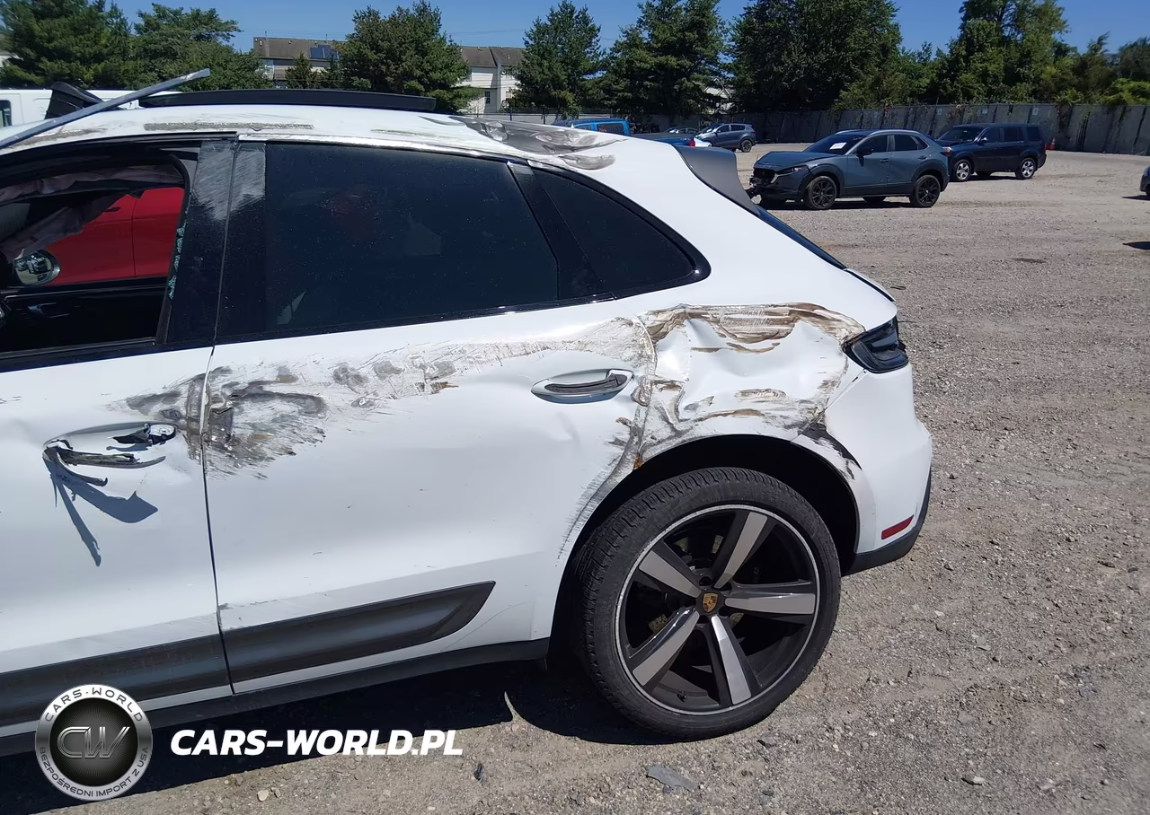 2024 Porsche Macan T VIN:WP1AA2A54RLB08221 - 19