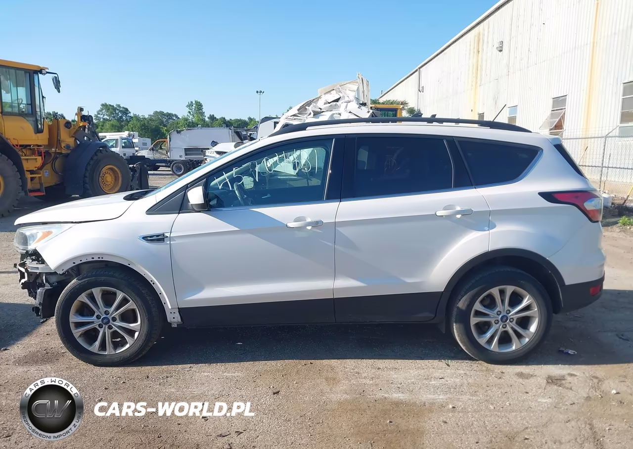 2018 Ford Escape Se VIN:1FMCU9GDXJUA50831 - 14