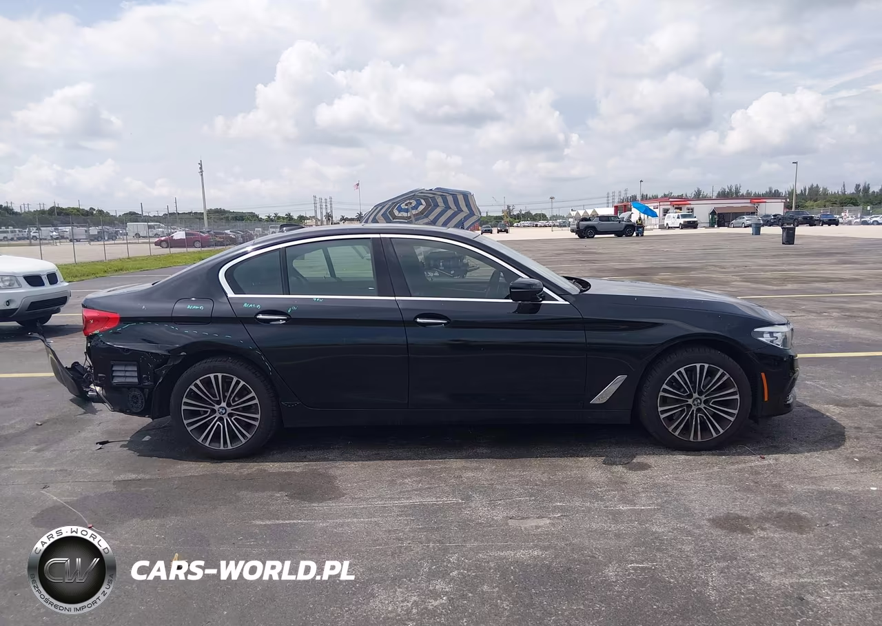 2018 BMW 530I xDrive VIN:WBAJA7C56JG909092 - 14