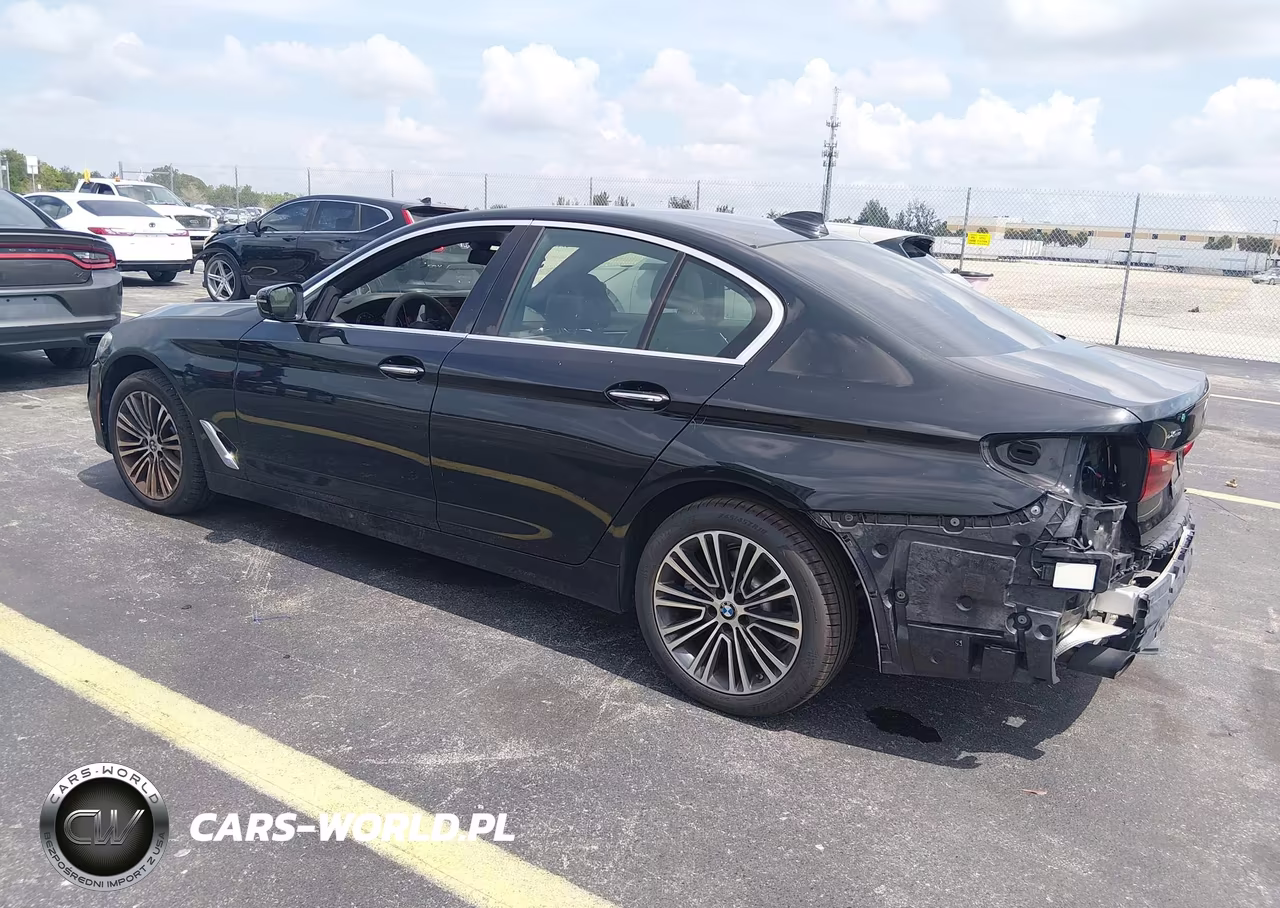 2018 BMW 530I xDrive VIN:WBAJA7C56JG909092 - 3