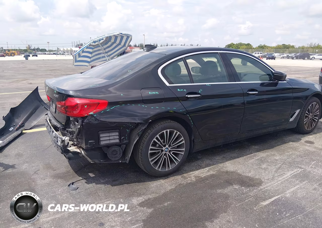 2018 BMW 530I xDrive VIN:WBAJA7C56JG909092 - 4