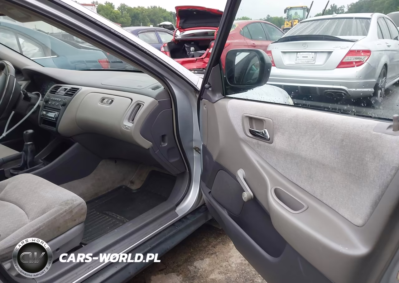 2001 Honda Accord 2.3 Dx VIN:1HGCF85451A075036 - 5
