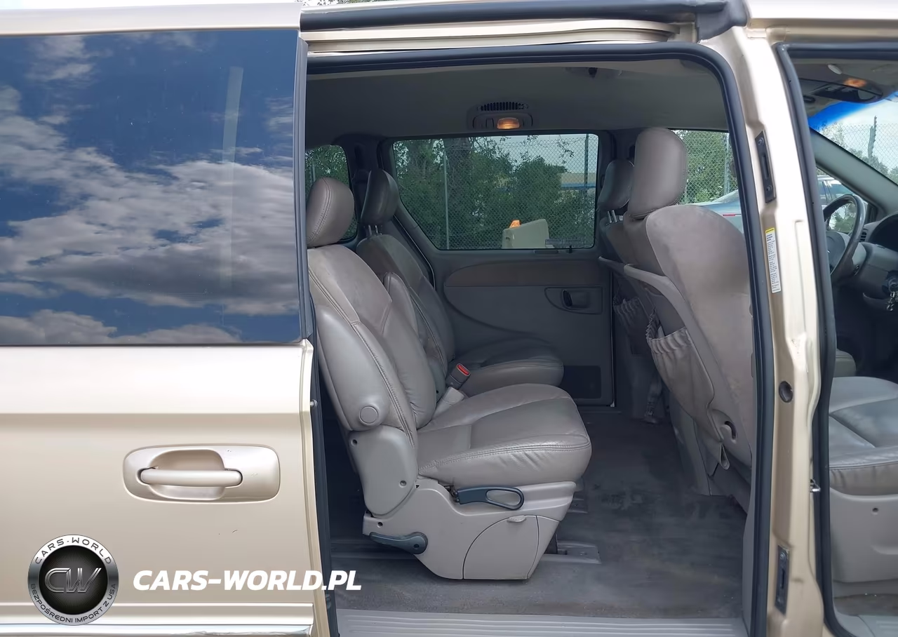 2001 Chrysler Town & Country Limited VIN:2C8GP64L61R139797 - 8