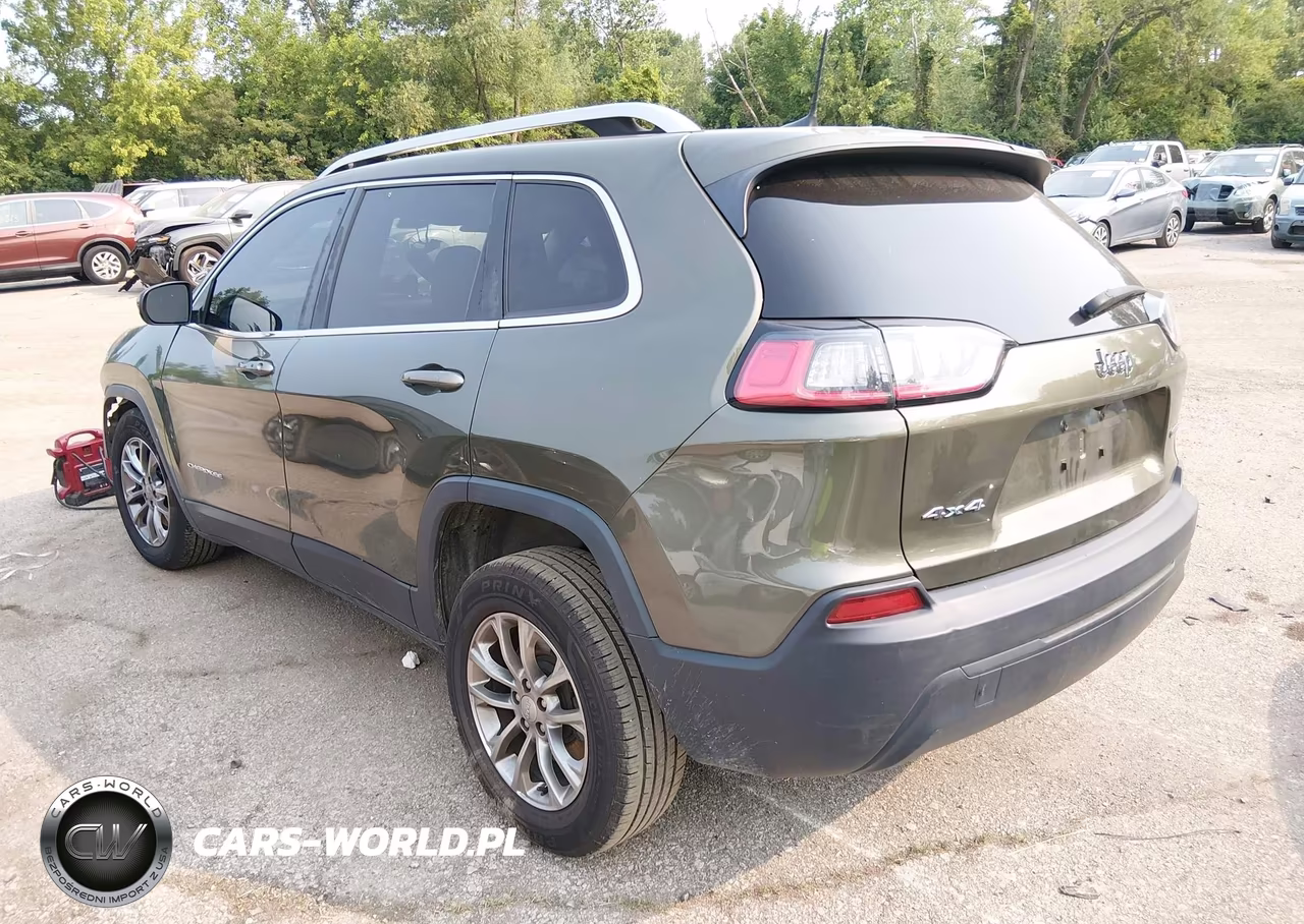 2019 Jeep Cherokee Latitude Plus 4X4 VIN:1C4PJMLB8KD139806 - 3