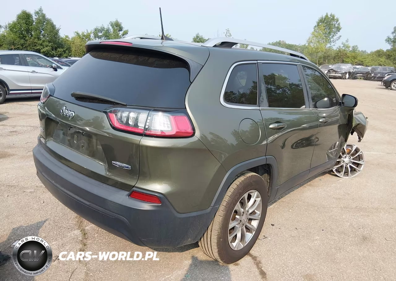 2019 Jeep Cherokee Latitude Plus 4X4 VIN:1C4PJMLB8KD139806 - 4