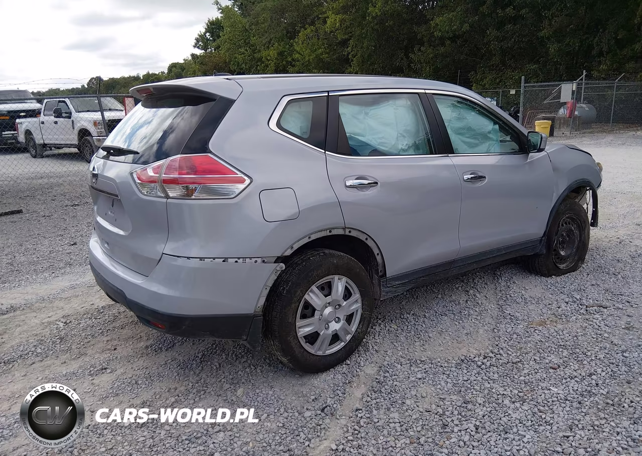 2015 Nissan Rogue S VIN:KNMAT2MV3FP586819 - 4