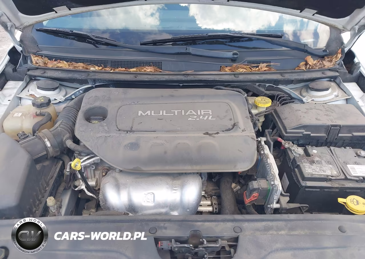 2015 Chrysler 200 C VIN:1C3CCCCB2FN682947 - 10