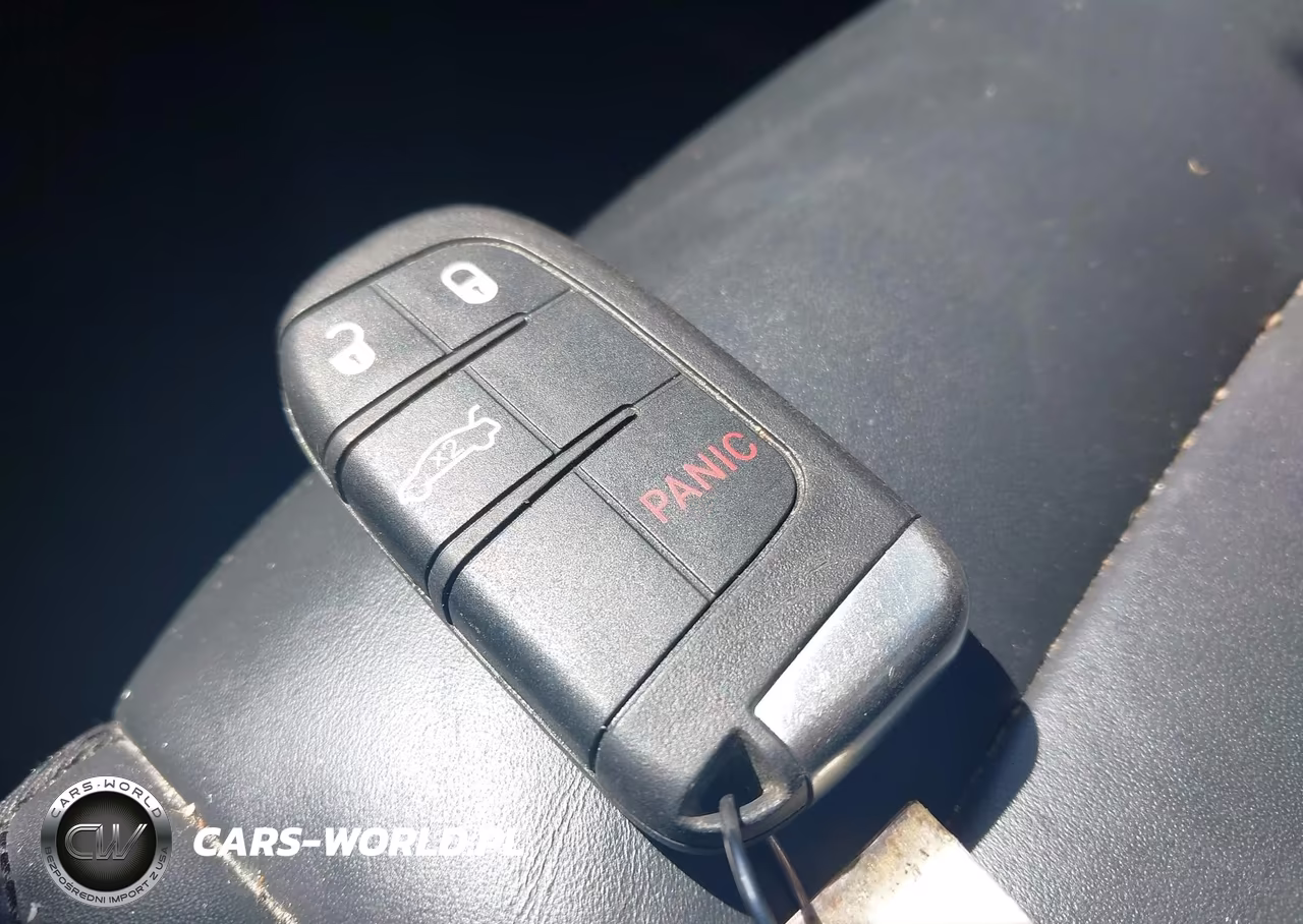 2015 Chrysler 200 C VIN:1C3CCCCB2FN682947 - 11