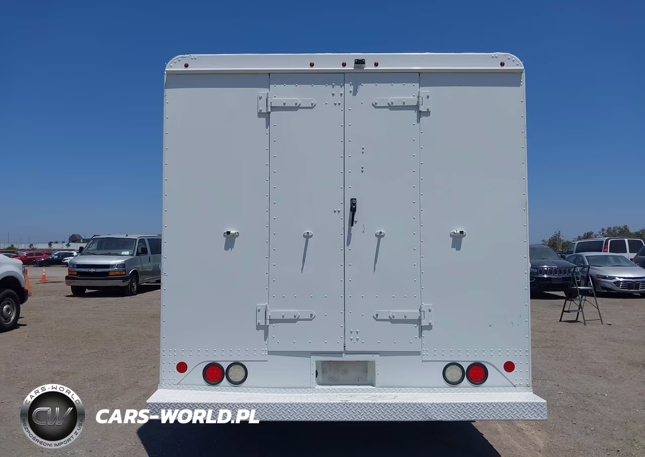 2018 Ford E-350 Stripped VIN:1FC3E3K69JDC36755 - 16