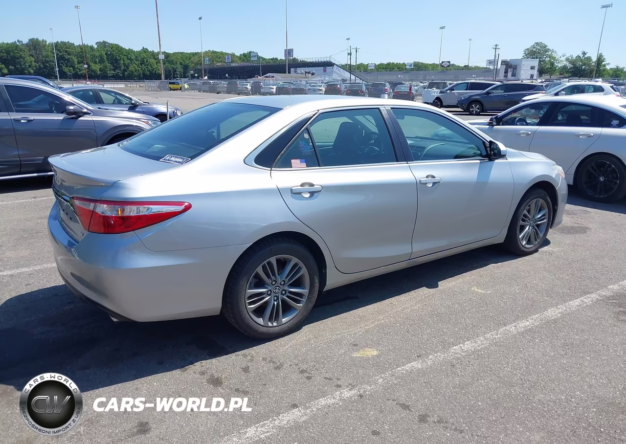 2017 Toyota Camry Se VIN:4T1BF1FK7HU311009 - 4