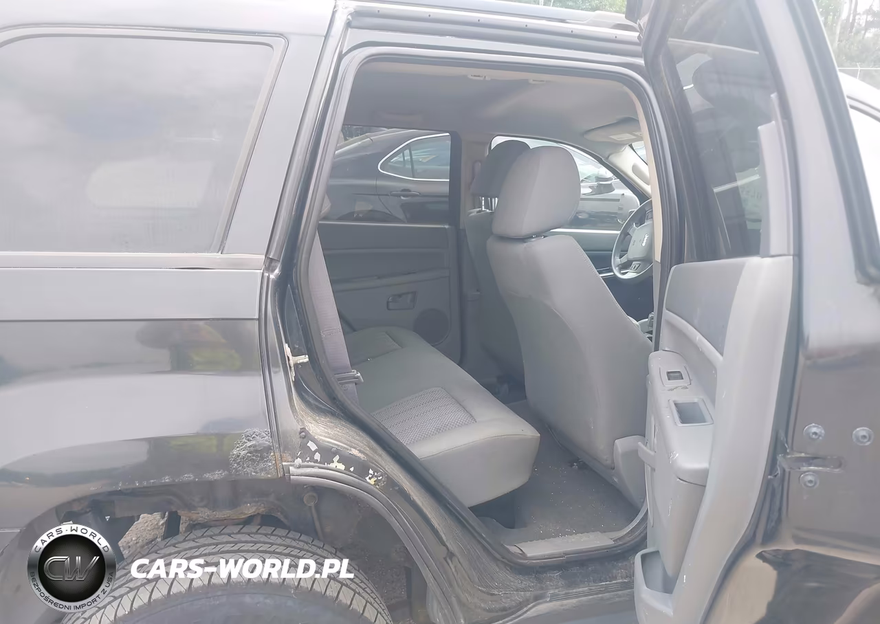 2005 Jeep Grand Cherokee Laredo VIN:1J4GR48KX5C501673 - 8