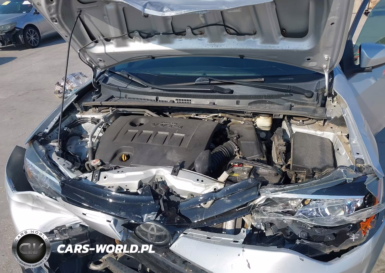 2018 Toyota Corolla Le VIN:5YFBURHE0JP758753 - 10