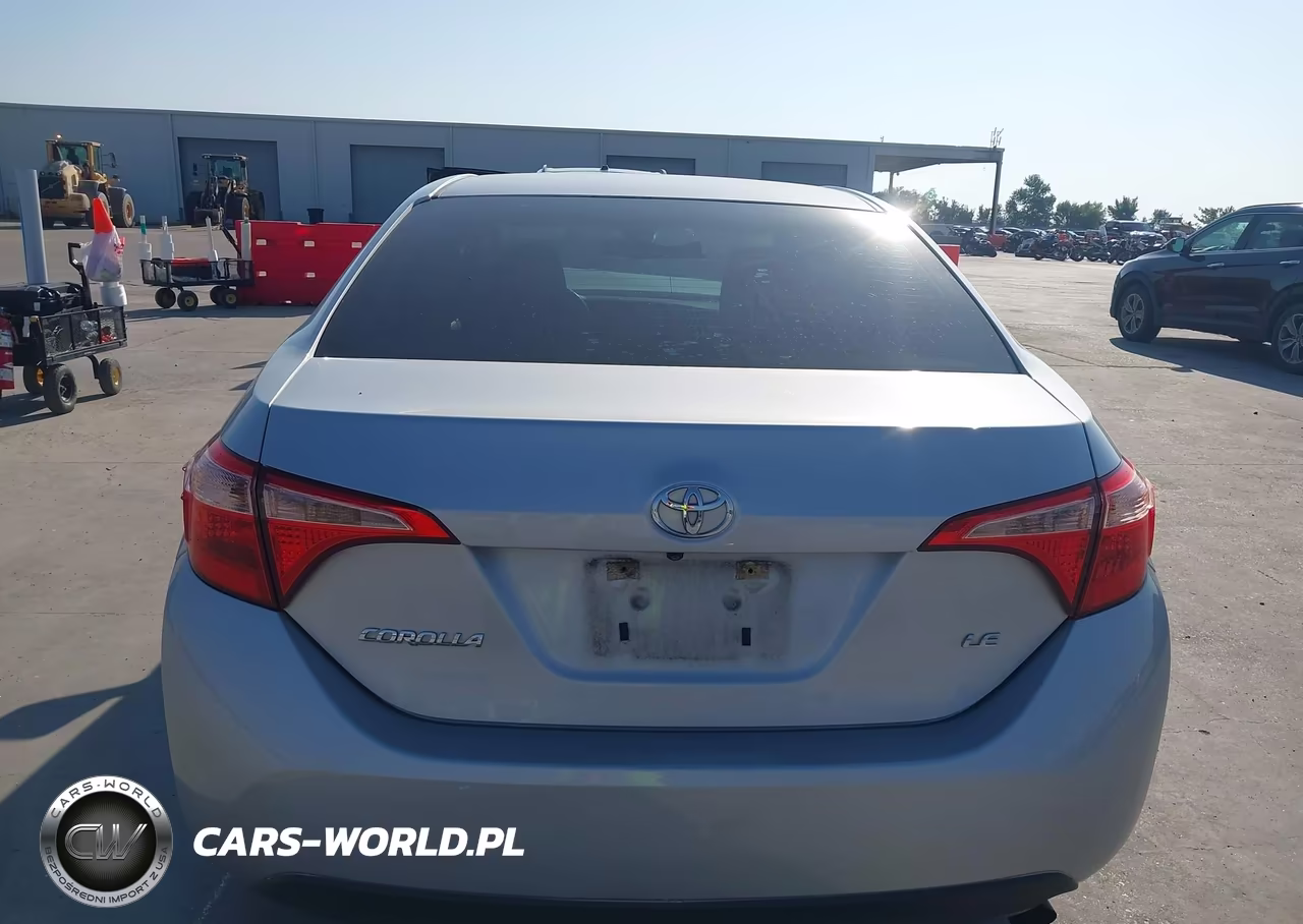 2018 Toyota Corolla Le VIN:5YFBURHE0JP758753 - 16