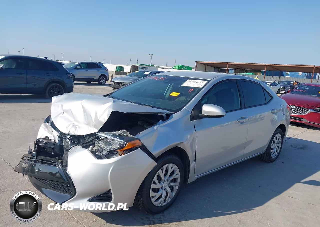 2018 Toyota Corolla Le VIN:5YFBURHE0JP758753 - 2